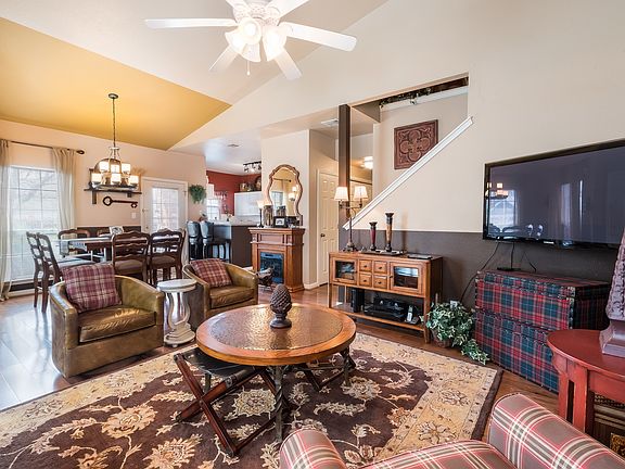 3rd image of 115 Chapel Hill Cir