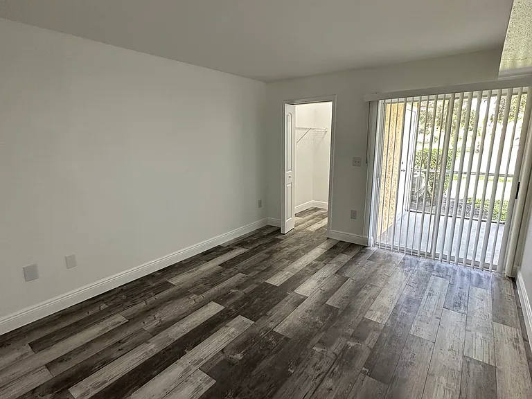 2341 NW 33rd St #406 — Photo 21