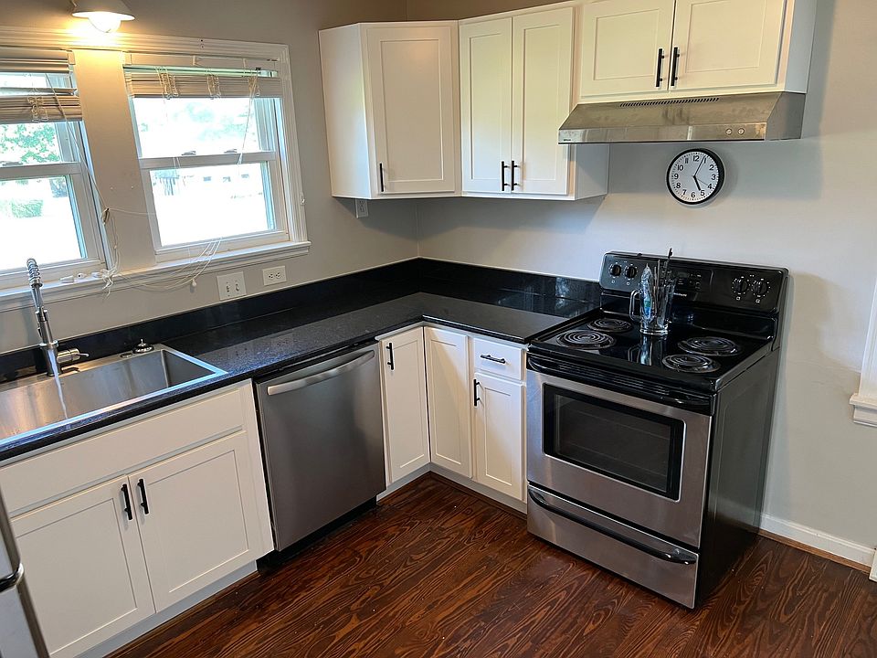 2nd image of 1242 Neale Ln