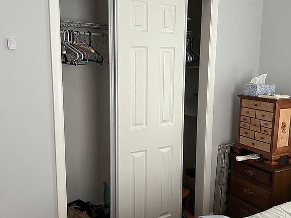 4th image of 7 Bank St #2