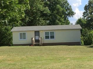 22 Dogwood Ln, Cartersville, GA 30121
