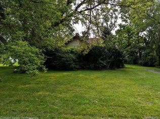 16883 Elwell Rd, Van Buren Township, MI 48111