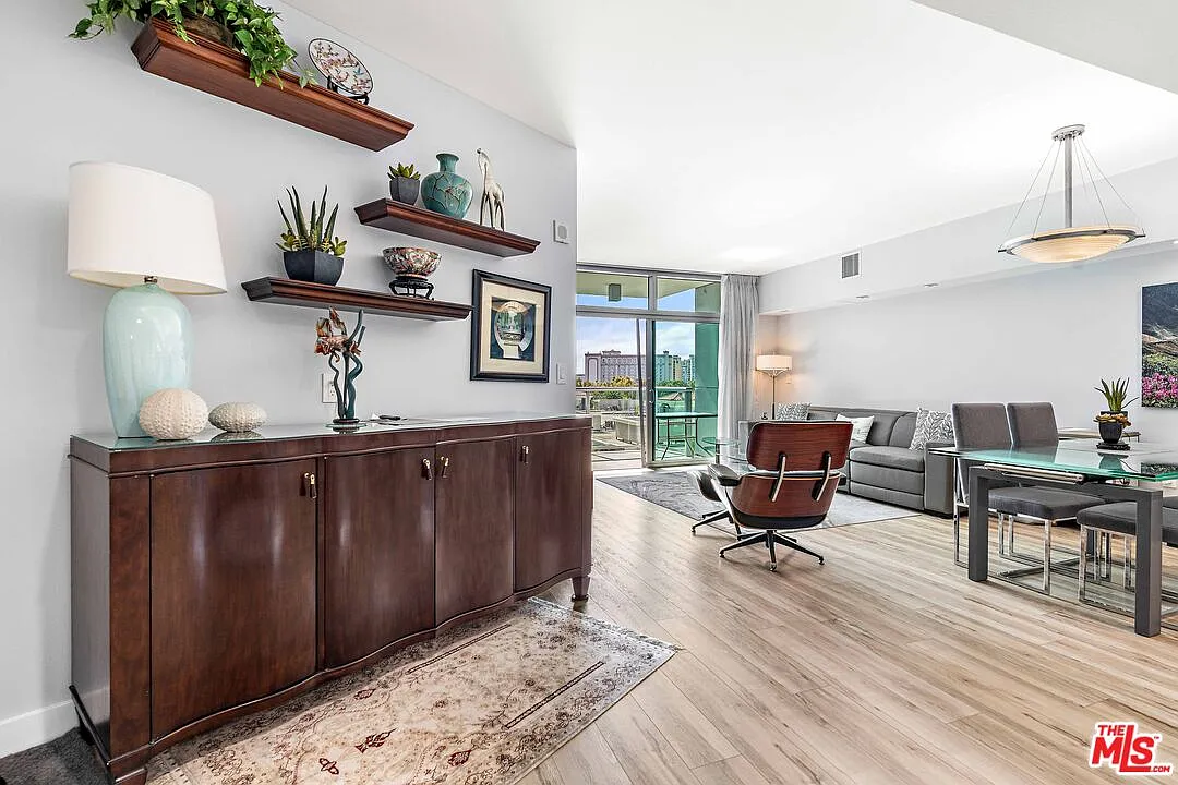 1 bed, 1.5 bath, 1088 sqft, $5,300 — Photo 3