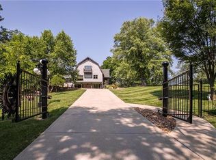 5333 NW Wagon Trl, Kansas City, MO 64151