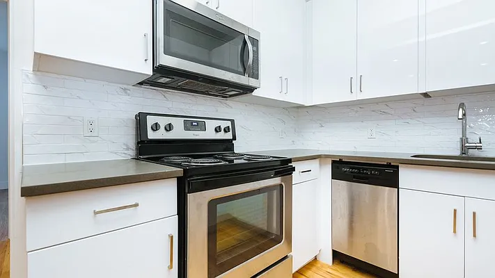 Rented by Nooklyn NYC LLC | media 7