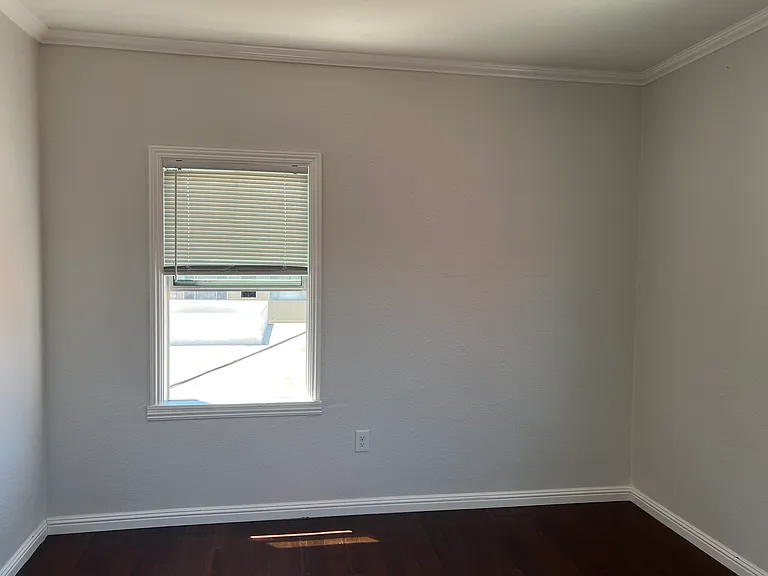 539 San Mateo Ave — Photo 12