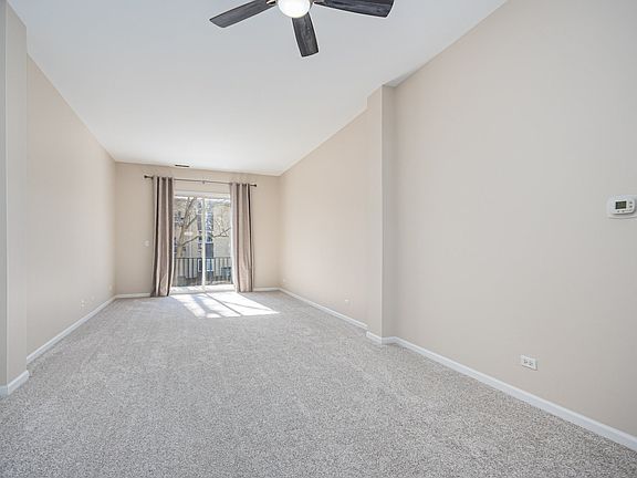 3rd image of 1185 Hawthorne Ln #1185