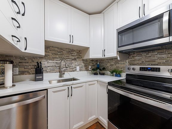 4th image of 7220 Bluewater Dr APT 139