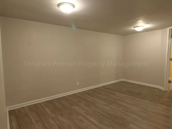 4414 Curtis Ave, Omaha, NE 68111