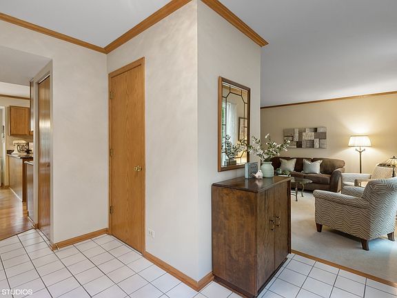 3rd image of 312 Cambridge Dr