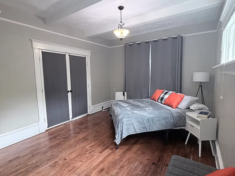 611 S Walnut St #1 — Photo 12