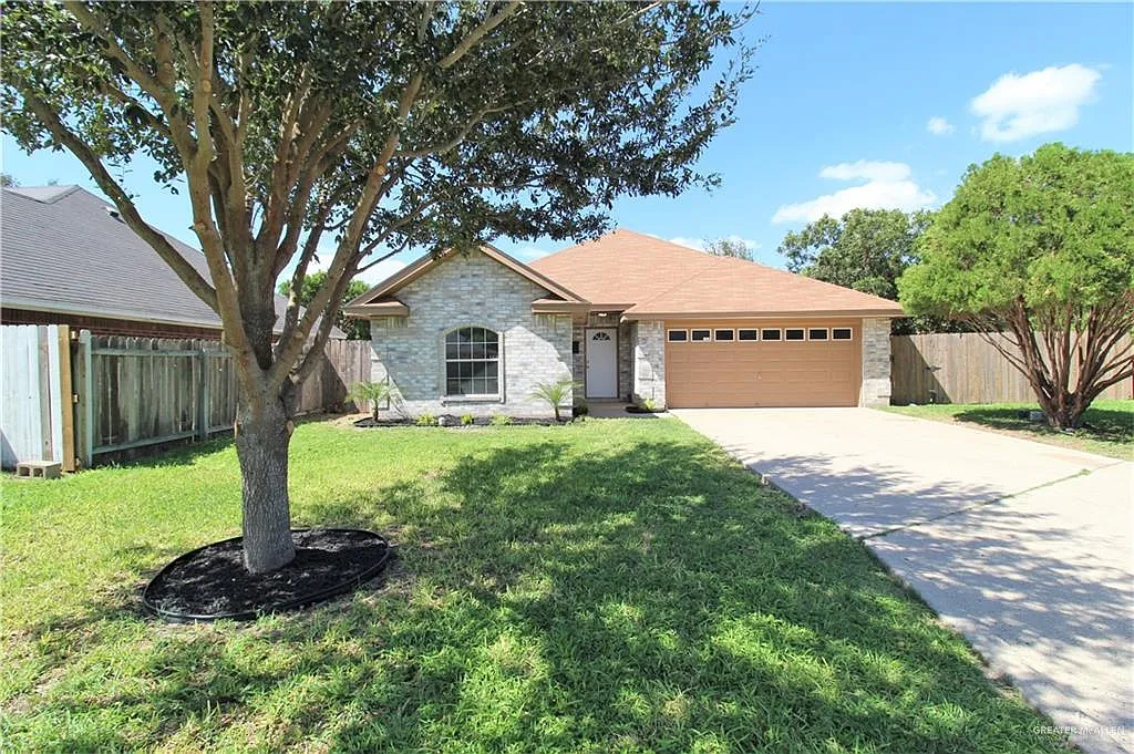 3 bed, 2.0 bath, 1414 sqft, $1,695 — Photo 1