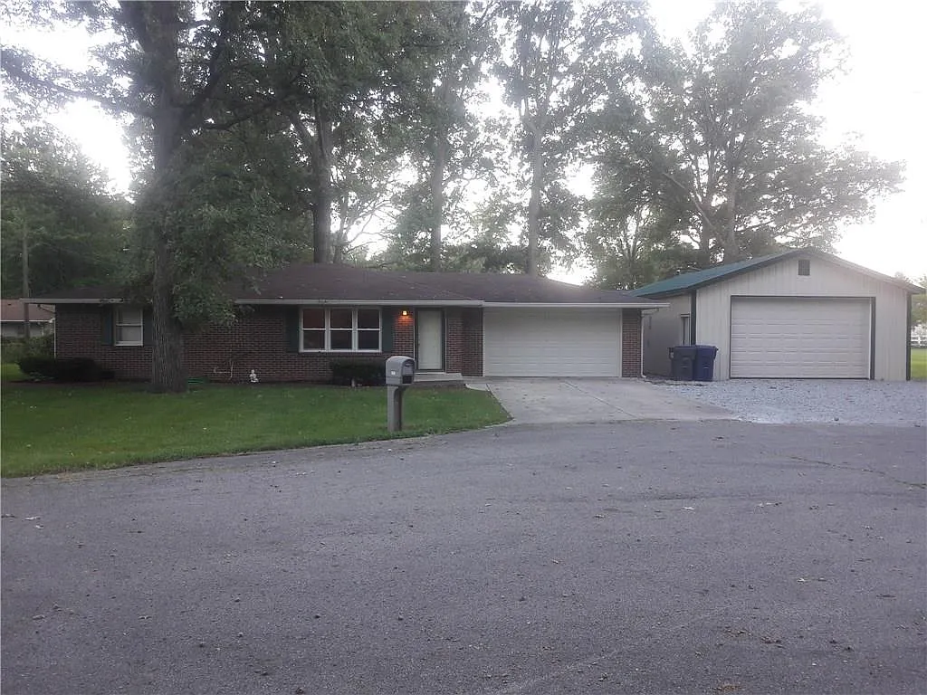 209 Cottonwood Dr photo 1
