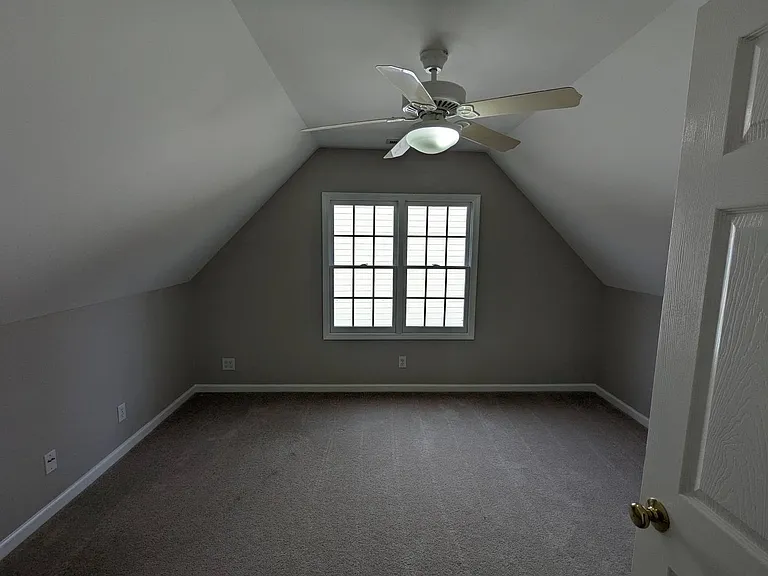 102 College Ave — Photo 3
