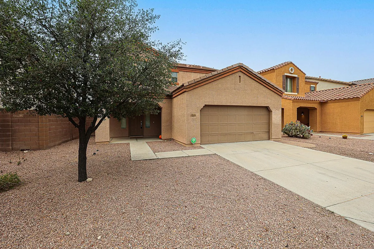 Building Photo - 12039 W Leather Ln