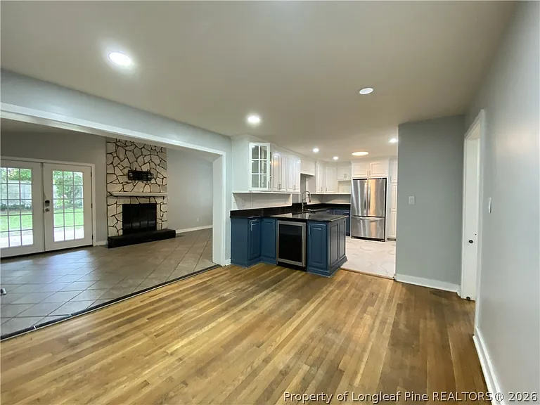 290 Lemont Dr — Photo 4