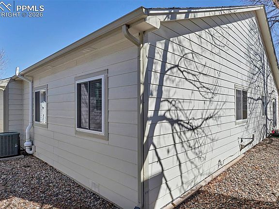 3rd image of 1162 Samuel Point