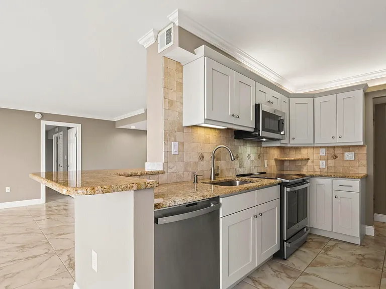 4200 N Ocean Dr #1-203 — Photo 14