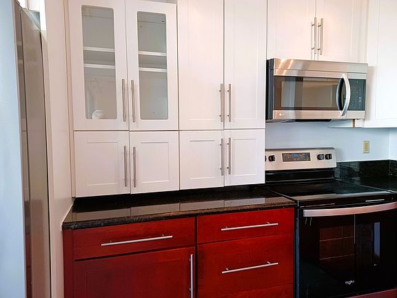 4th image of 5085 Heathglen Cir