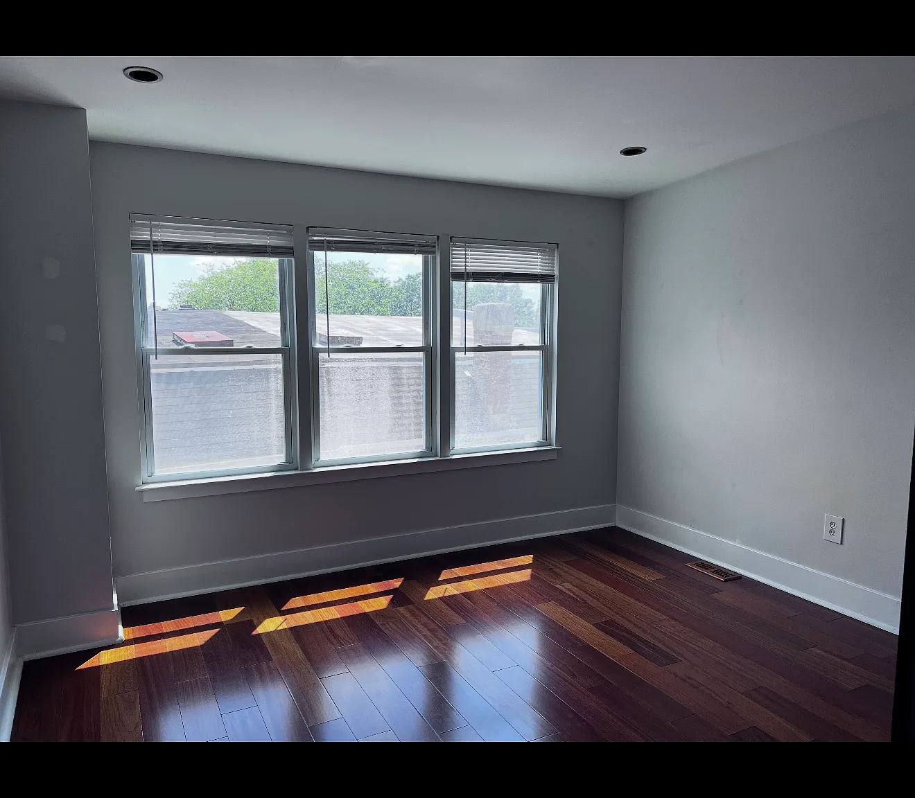 4 bed, 1600 sqft, $1,050 — Photo 4