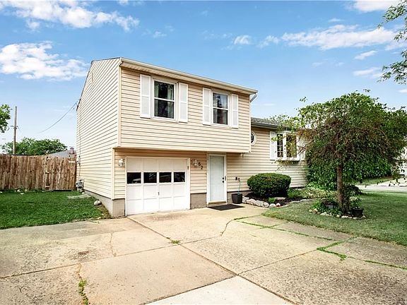 2nd image of 52 Lucerne Ct