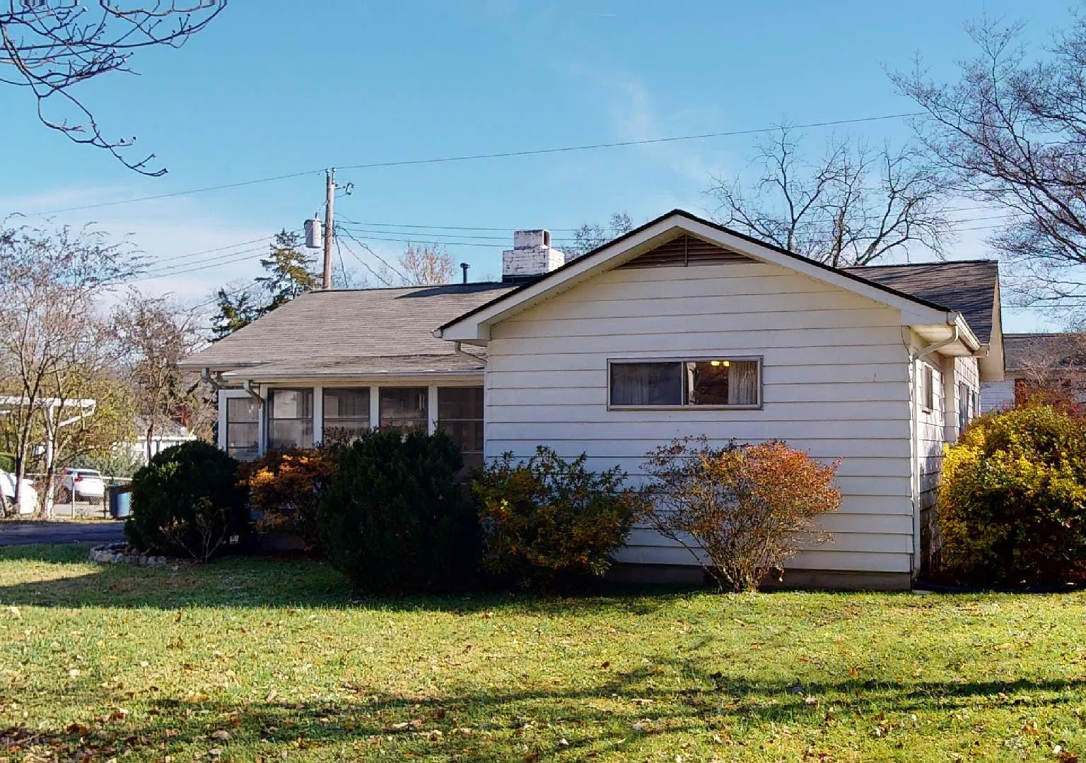 3 bed, 1300 sqft, $2,100 — Photo 3