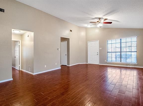 3rd image of 2913 Trilene Dr