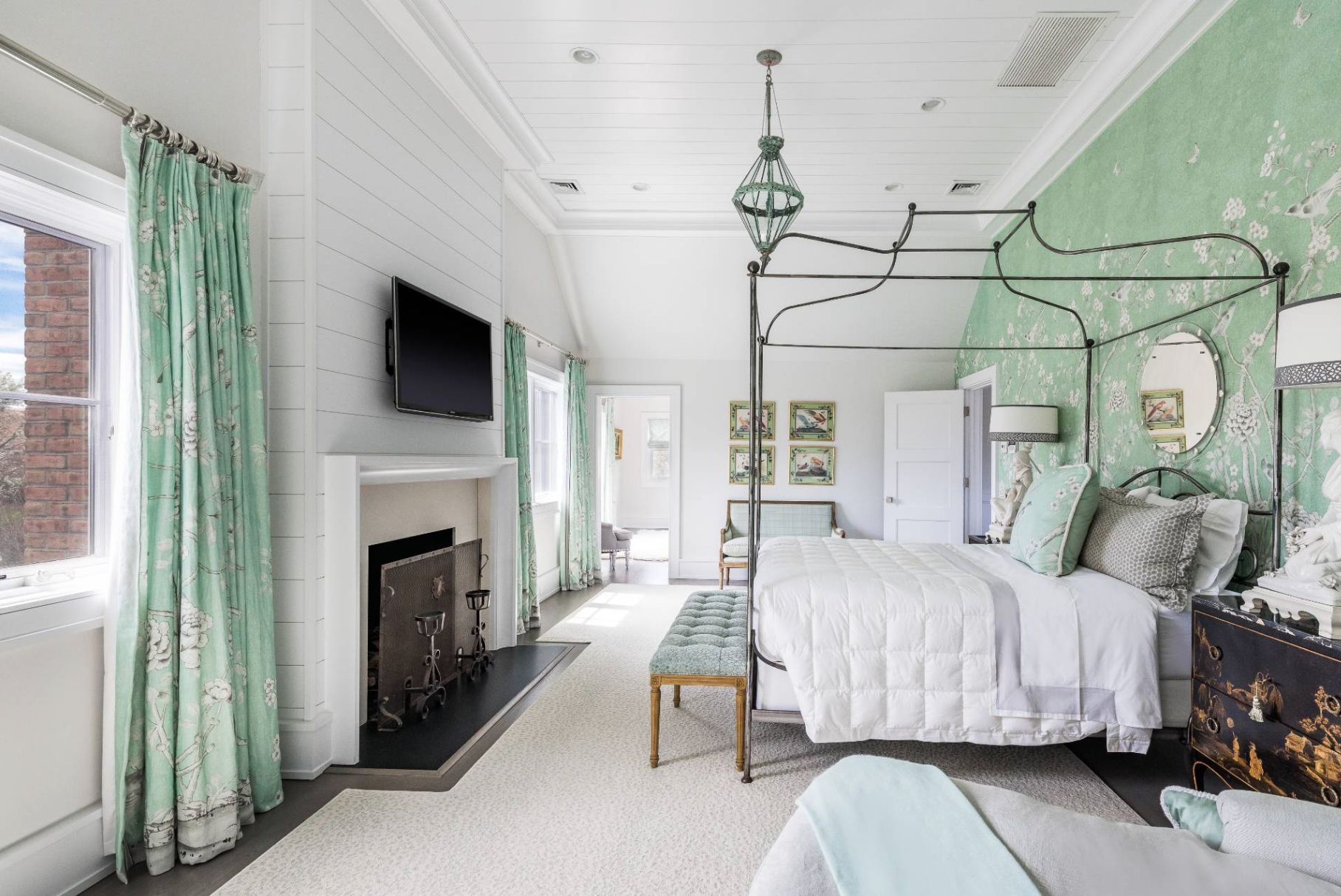 135 Hildreth Ln, Bridgehampton, NY 11976 Out East