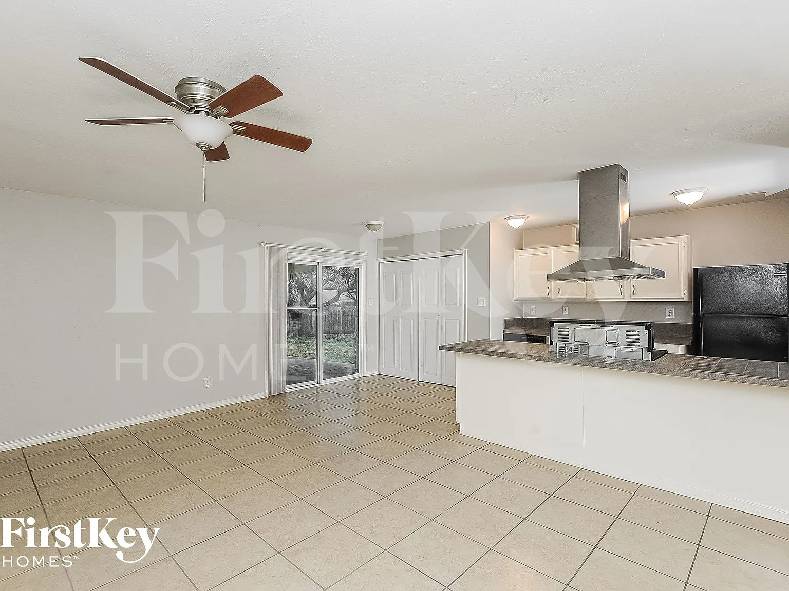3 bed, 2.0 bath, 1398 sqft, $1,940 — Photo 4