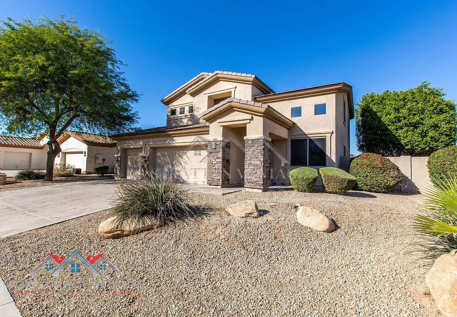5 bed, 2.5 bath, 2465 sqft, $2,649 — Photo 2