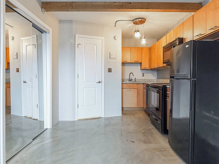 Steel City Flats — Photo 1