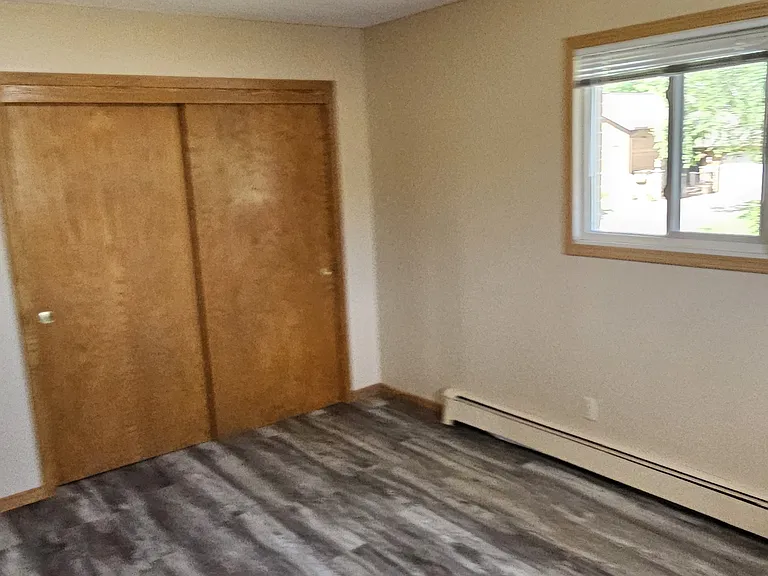 509 Hougen St S — Photo 5