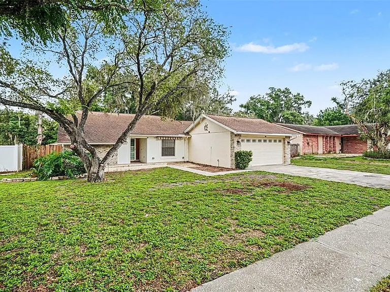 17703 Cranbrook Dr — Photo 2