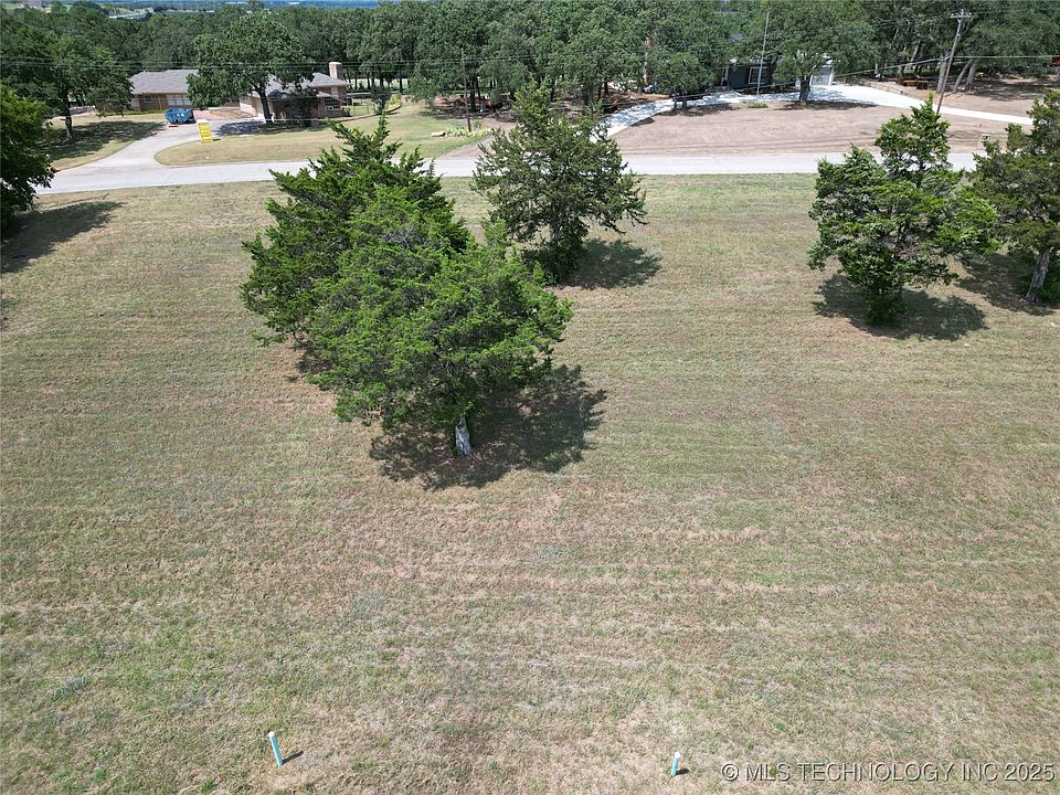 2nd image of 628 Country Club Rd