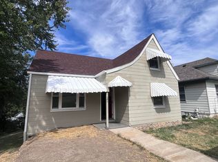 141 Hillcrest Rd, Weirton, WV 26062