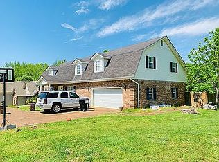904 Douglas Ln, Clarksville, TN 37043