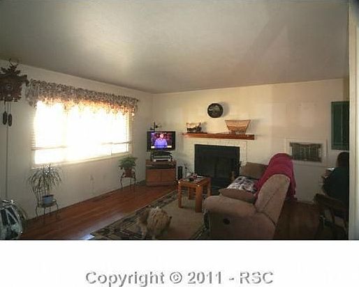 4th image of 3201 Larkspur Dr