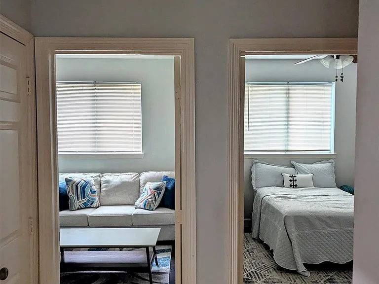 2402 Raintree Village Dr — Photo 16
