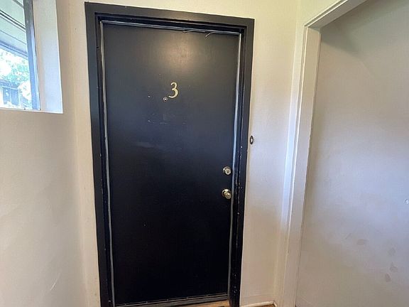 2nd image of 1911 Kincaid St #3