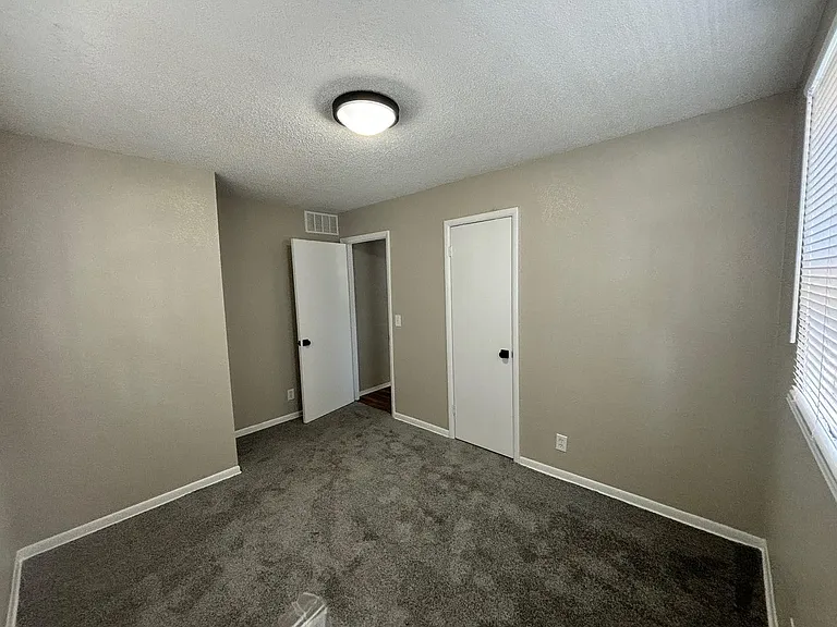 3308 S Saint Paul Ave — Photo 9