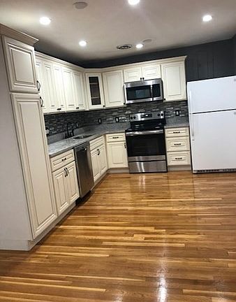 2nd image of 14 Riverside St APT 1-4