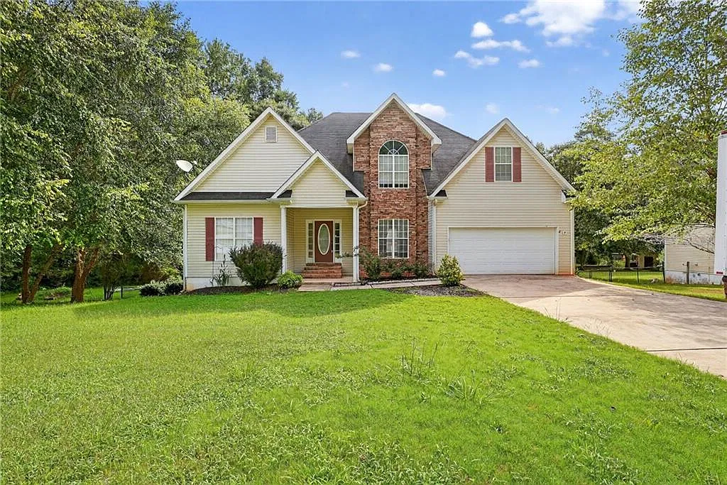 5 bed, 3425 sqft, $2,850 — Photo 1