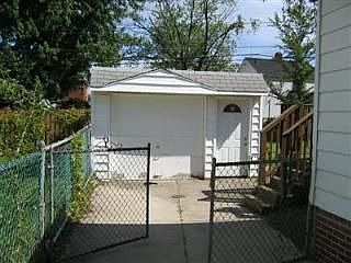 4th image of 5217 E 113th St