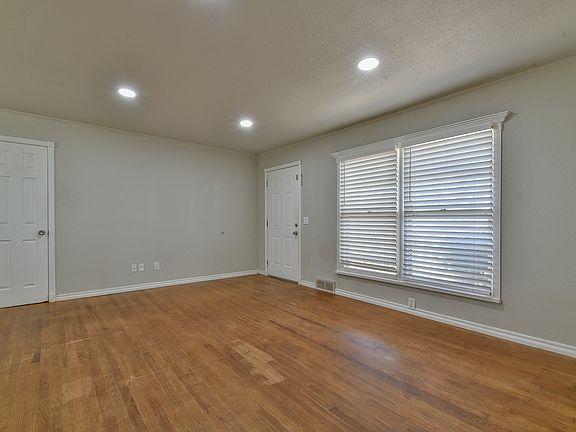 5th image of 2105 Carpenter Dr