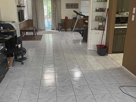 3rd image of 3383 Kenmore Dr