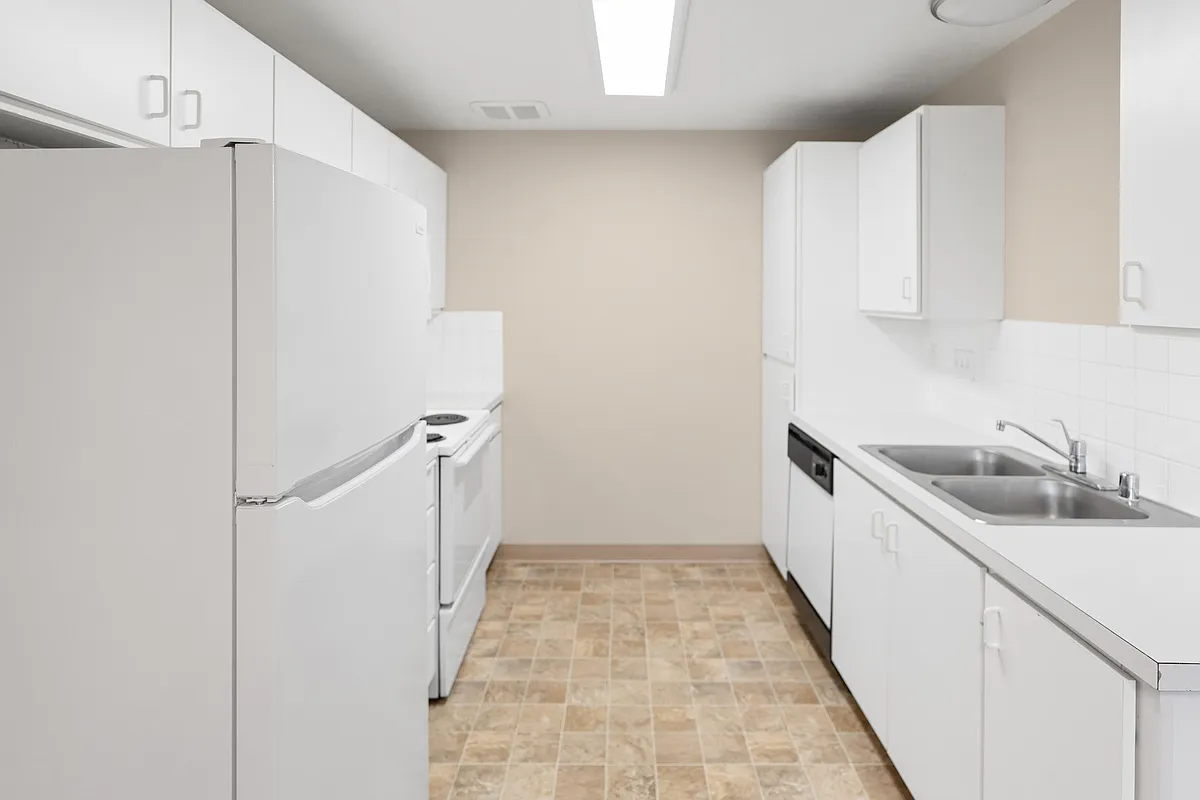 Building Photo - Knightsbridge Apartments