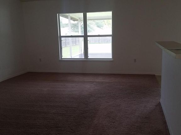 4th image of 669 6th St N
