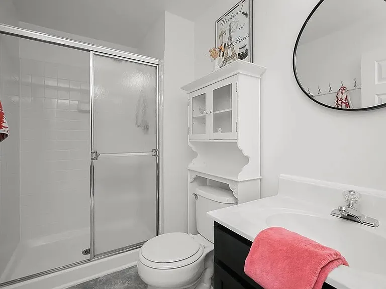 Second floor 2nd Bathroom