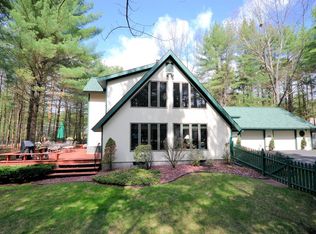 7 Cranberry Ln, Queensbury, NY 12804
