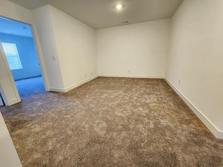 Large Spacious Loft Area